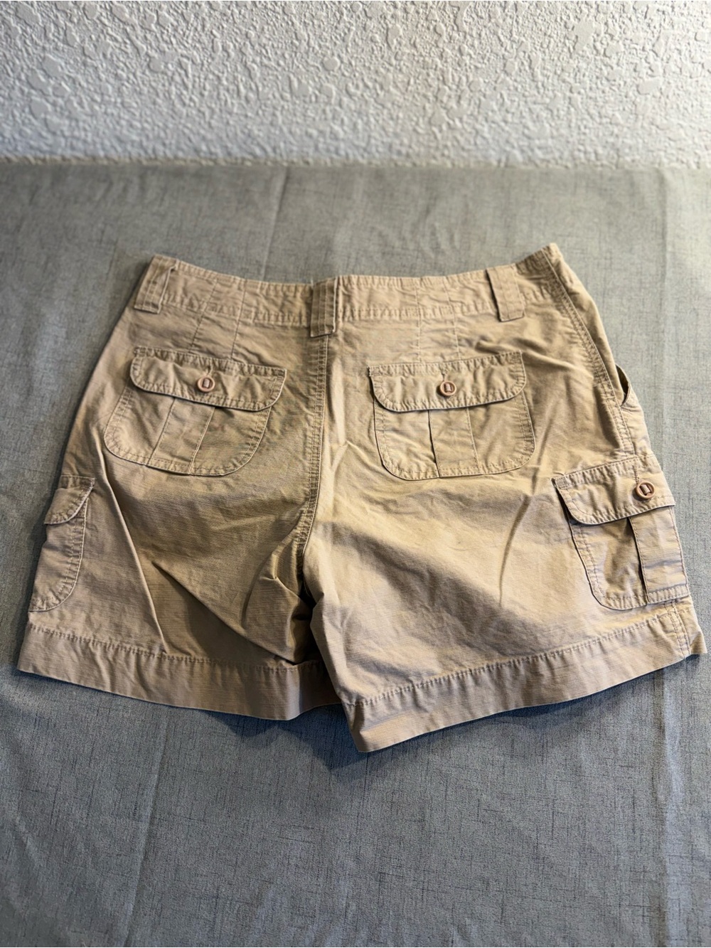 Cabela's Women's Khaki Cargo Utility Hiking Shorts Size 10 Cotton Tencel Blend - Picture 4 of 10